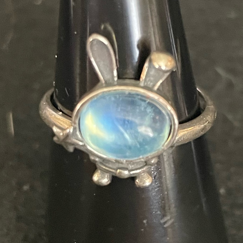 925 Sterling silver and blue topaz gemstone bunny ring. New!